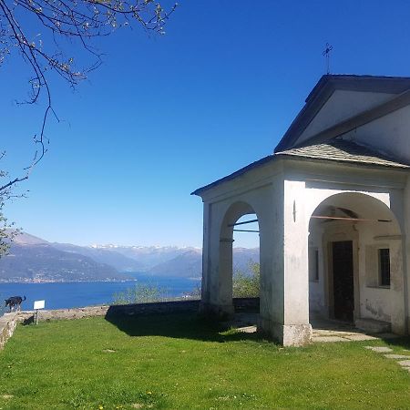 B&B Il Gatto Nero Castelveccana Eksteriør bilde