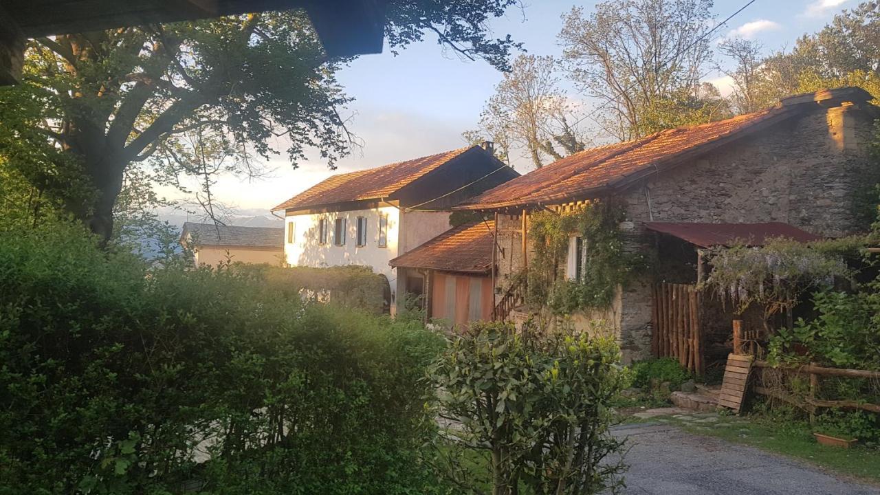 B&B Il Gatto Nero Castelveccana Eksteriør bilde