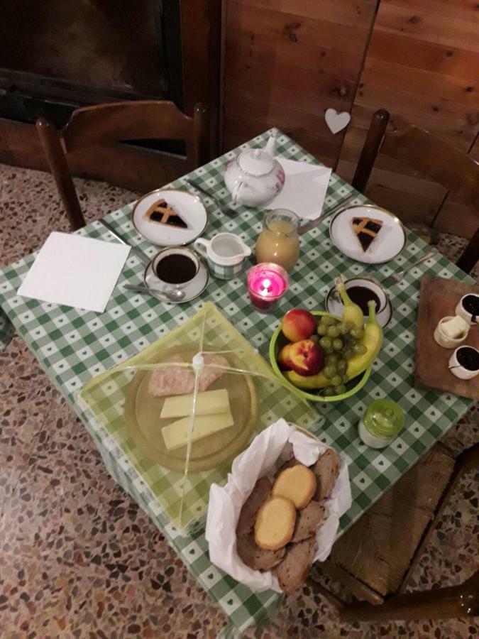 B&B Il Gatto Nero Castelveccana Eksteriør bilde